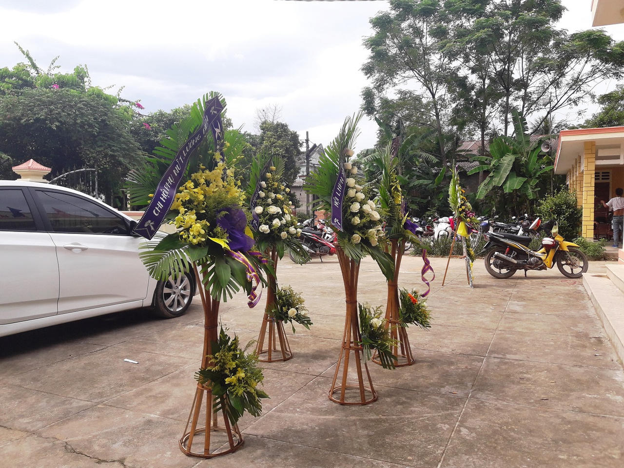 Vụ TNGT làm 13 người tử vong: “Anh em con chưa kịp báo hiếu sao ba mẹ lại vội bỏ đi như thế”