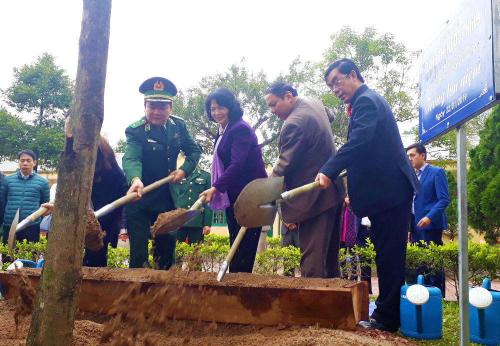 Phó Chủ tịch nước Đặng Thị Ngọc Thịnh thăm, làm việc và chúc Tết tại Quảng Trị