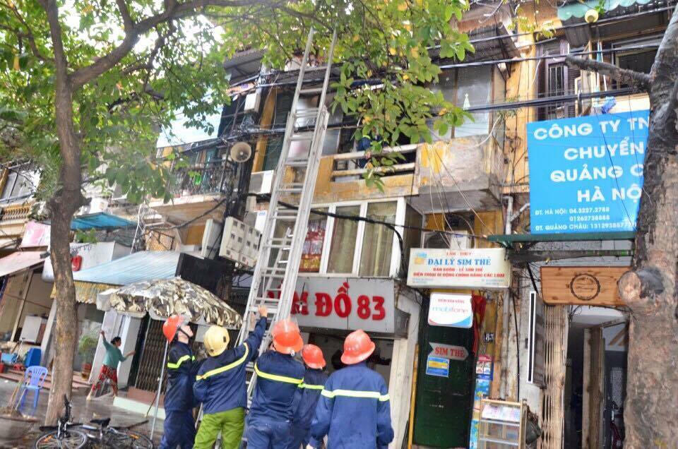 Một buổi sáng 2 vụ cháy lớn tại Hà Nội