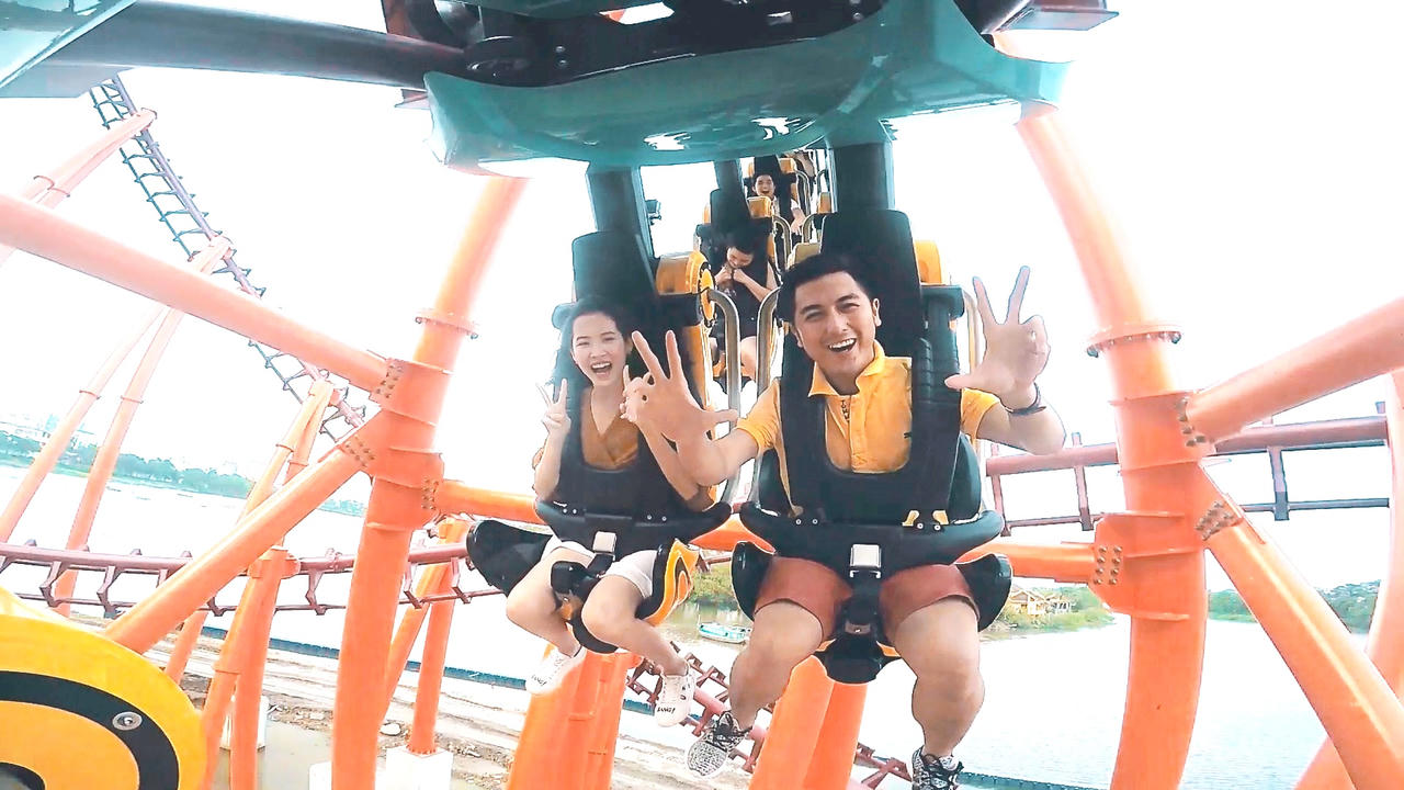 Thách thức bản thân với tàu lượn dạng treo lớn nhất Việt Nam 