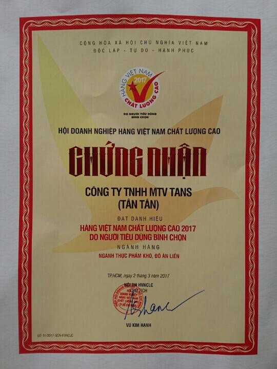 Công ty đậu phộng Tân Tân đạt chứng nhận Hàng Việt Nam chất lượng cao năm 2017