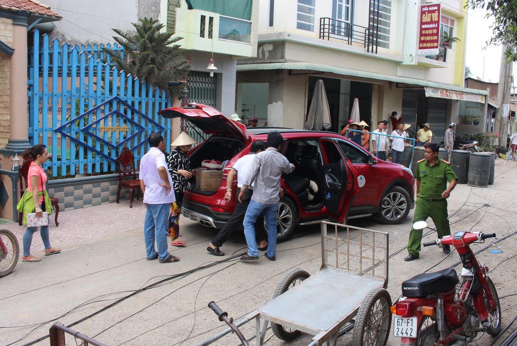 Tình thế cấp bách ở An Giang: Bảo đảm cuộc sống người dân vùng sạt lở