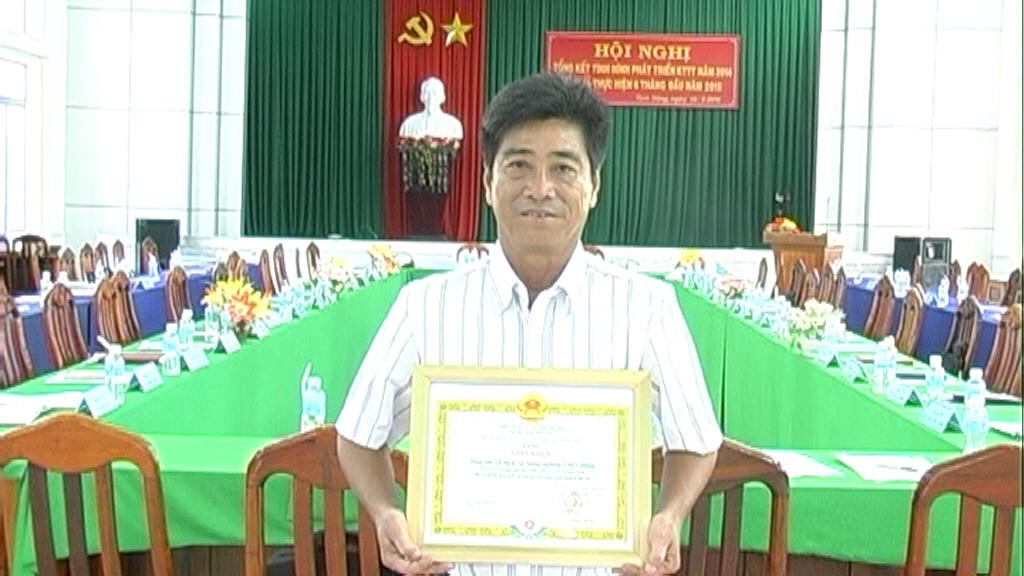 Giám đốc tài năng của nông dân Thượng tôn pháp luật