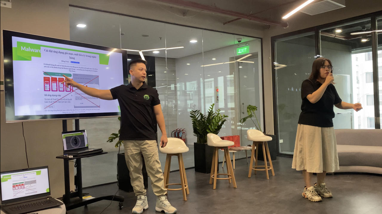 Tập huấn chống lừa đảo trên không gian mạng cho cộng đồng người điếc