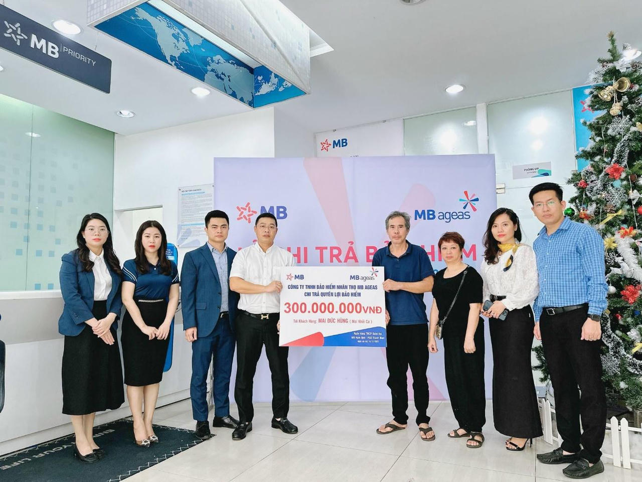 Công ty bảo hiểm nhân thọ MB Ageas Life chi trả hàng trăm triệu đồng quyền lợi bảo hiểm cho khách hàng