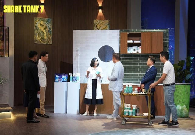 Shark Tank Việt Nam mùa 7: Startup mang ước mơ bình dân hóa bát mì ramen tại Việt Nam khiến các shark tung offer 'cực xịn'
