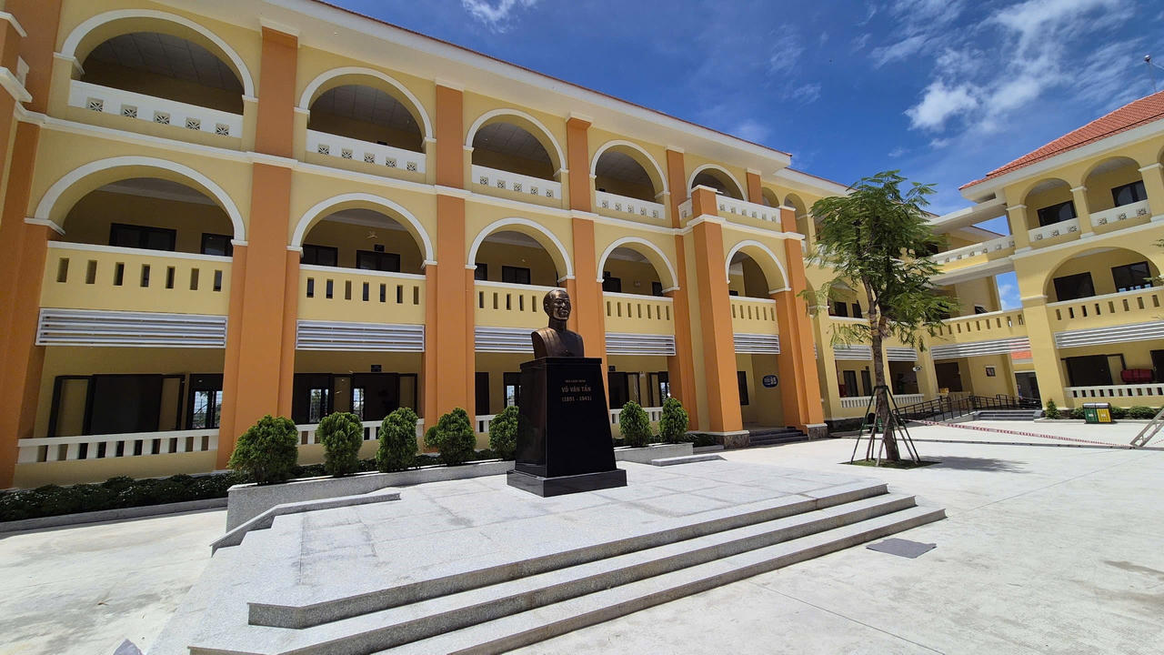 Trường học công lập quy mô 100 tỷ do VPBank tài trợ tại Long An đạt chuẩn xanh quốc tế