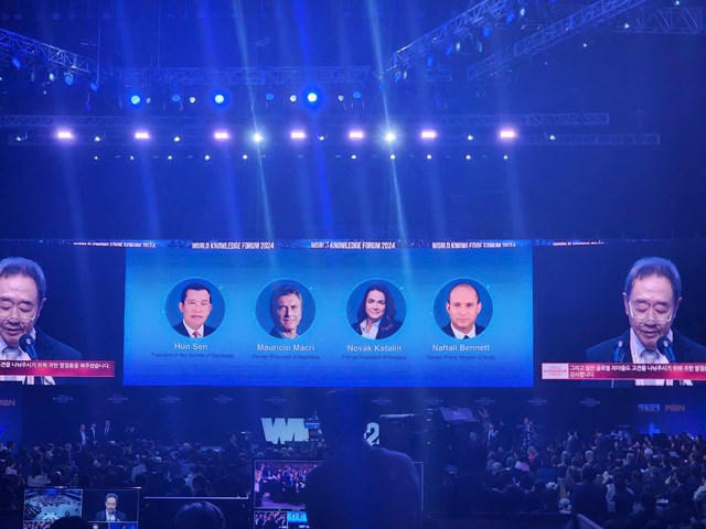 Ông Nguyễn Hồ Nam làm diễn giả tại Diễn đàn Tri thức Thế giới 2024 