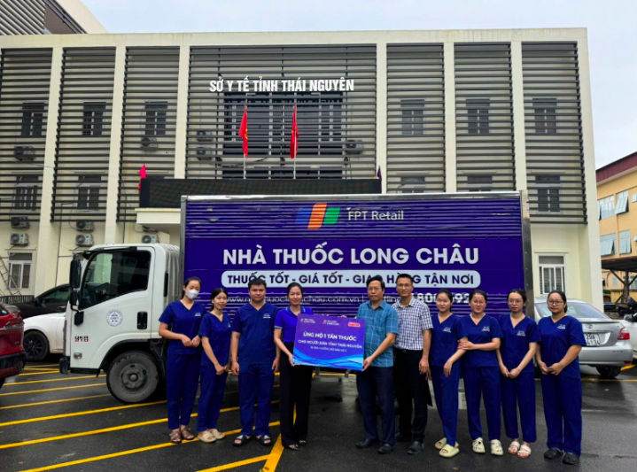 FPT Long Châu điều động nhanh 10 tấn thuốc, phối hợp với các đơn vị hỗ trợ người dân vùng bão lũ