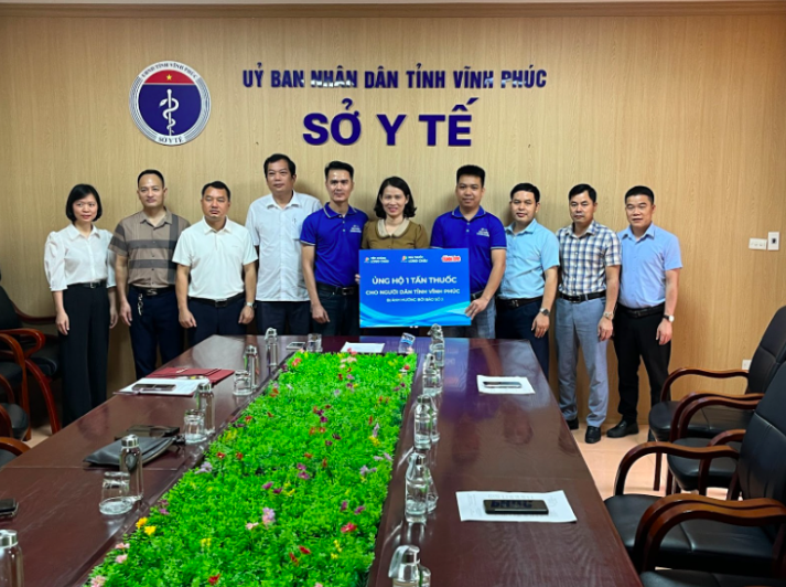 FPT Long Châu điều động nhanh 10 tấn thuốc, phối hợp với các đơn vị hỗ trợ người dân vùng bão lũ