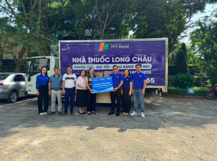 FPT Long Châu điều động nhanh 10 tấn thuốc, phối hợp với các đơn vị hỗ trợ người dân vùng bão lũ