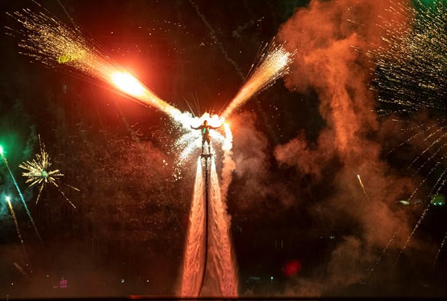 Hai show 'đạp gió rẽ sóng' đưa Phú Quốc thành tâm điểm trên bản đồ du lịch cuối năm 