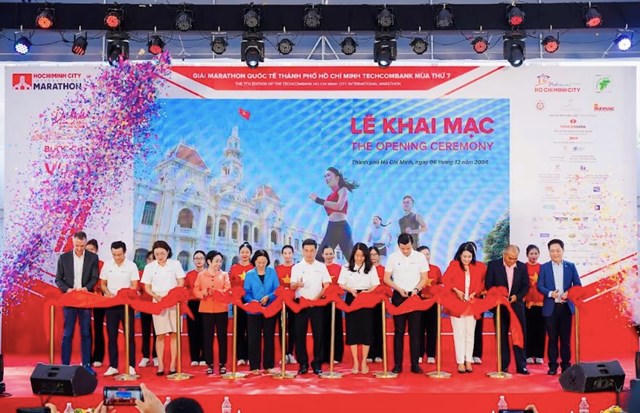 Khai mạc giải marathon quốc tế TP.HCM Techcombank lần thứ 7: Số lượng vận động viên tham gia kỷ lục, nhiều hoạt động bên lề hấp dẫn