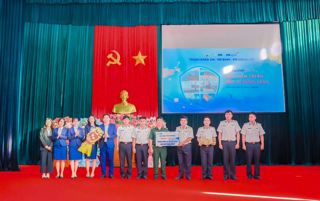 Tặng 1200 gói bảo hiểm ung thư cho cán bộ chiến sĩ Binh chủng Hải quân