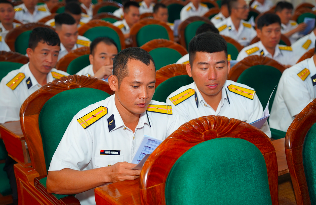 Tặng 1200 gói bảo hiểm ung thư cho cán bộ chiến sĩ Binh chủng Hải quân