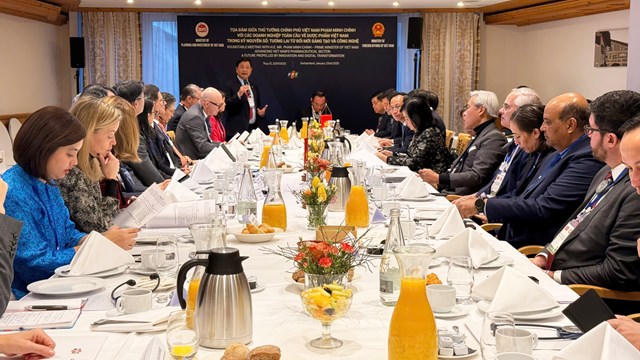 Ông Trương Gia Bình, Chủ tịch HĐQT FPT phát biểu tại Tọa đàm