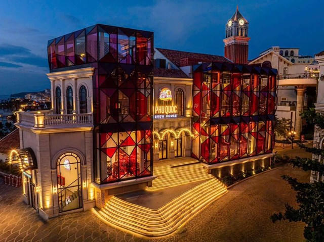 Đà Nẵng, Phú Quốc có gì chơi Tết khiến du khách trong và ngoài nước lũ lượt đổ bộ?