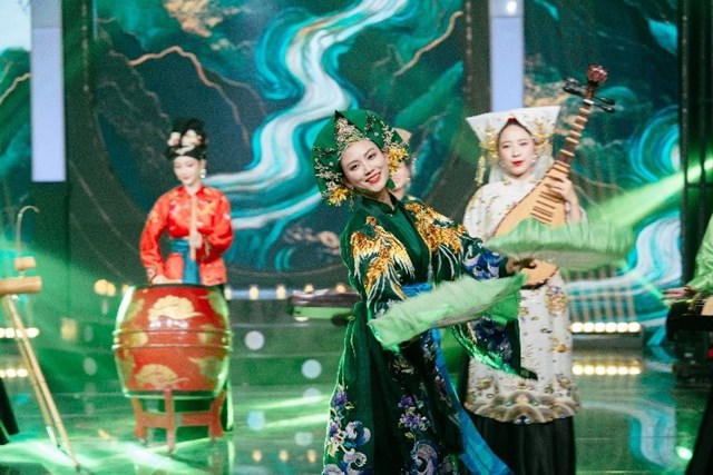 Nhóm nhạc Thanh Âm Xanh phá cách với MV đầu tay mang tên Mộng Thượng Ngàn 