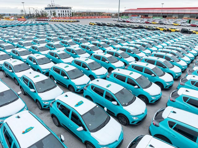 VinFast xuất khẩu 2.500 ô tô điện sang Indonesia