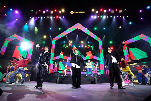 ST Sơn Thạch, Tăng Duy Tân 'khuấy động' Quảng trường Công viên Lễ hội (Hà Nam)