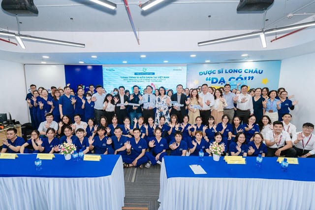 FPT Long Châu cùng AstraZeneca Việt Nam - Đối tác chiến lược trong hành trình bảo vệ sức khỏe cộng đồng