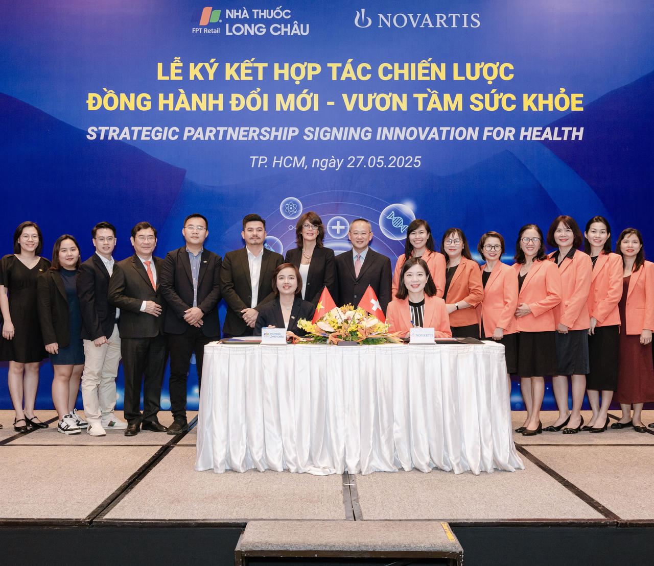 Nhà thuốc Long Châu và Novartis hợp tác đưa các giải pháp điều trị tiên tiến đến với người Việt