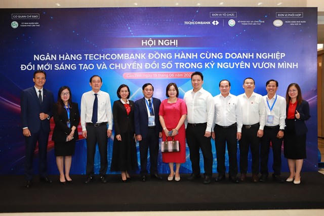 Techcombank đồng hành chuyển đổi số cùng doanh nghiệp Cần Thơ