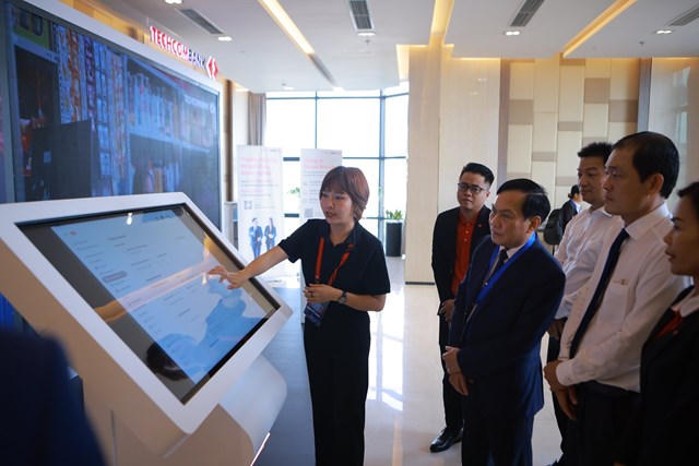 Techcombank đồng hành chuyển đổi số cùng doanh nghiệp Cần Thơ