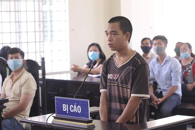 Pha "tẩu thoát" như phim hành động của kẻ cố tình chống đo thân nhiệt