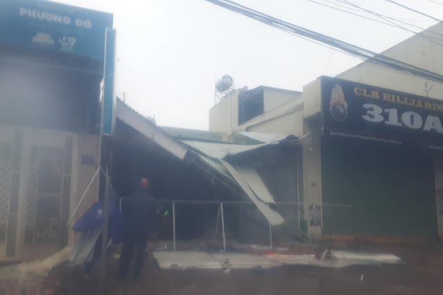 Bão số 9 "chặt đứt" huyện lộ ở Kon Tum, 80 xã phường của Gia Lai bị mất điện