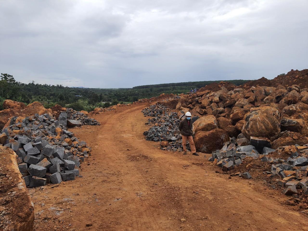 Chư Sê: Một bãi đá liên tục để xảy ra tình trạng khai thác trái phép
