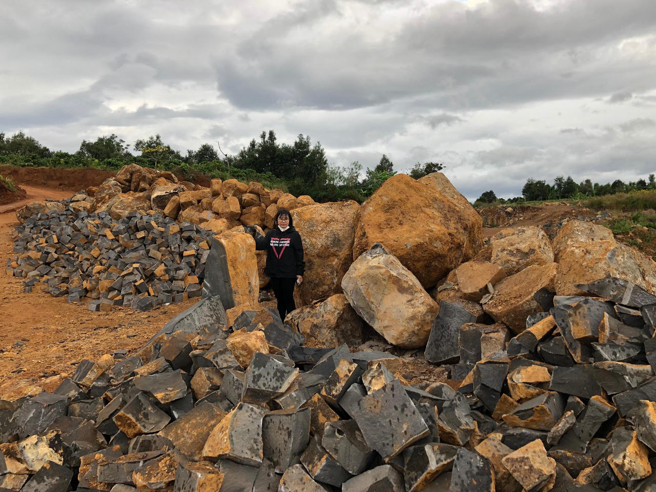 Chư Sê: Một bãi đá liên tục để xảy ra tình trạng khai thác trái phép