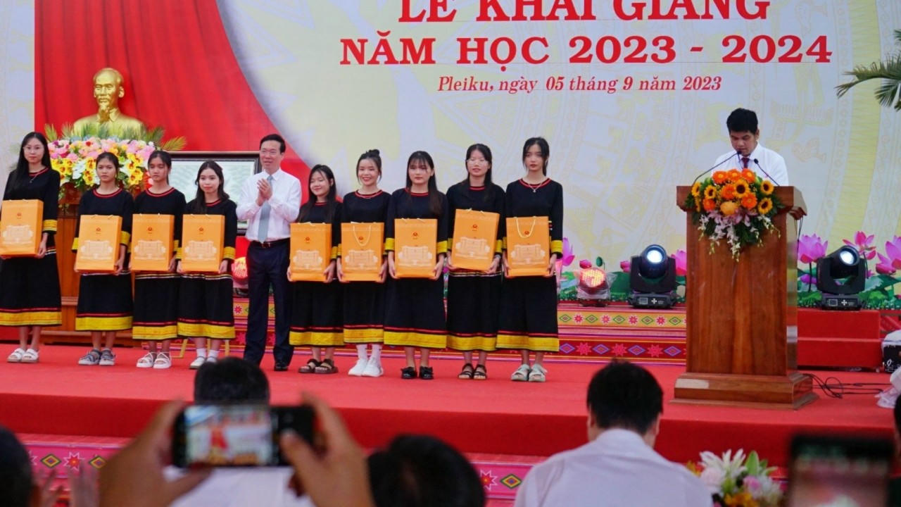 Chủ tịch nước: Quan tâm thiết thực, đầu tư thích đáng cho các trường dân tộc nội trú, bán trú