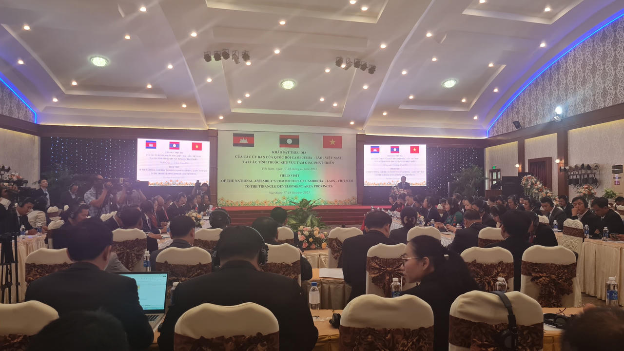 Đoàn Đại biểu Quốc hội 3 nước làm việc với các tỉnh thuộc khu vực Tam giác phát triển 