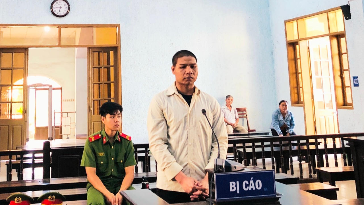 Gia Lai: Mâu thuẫn trong lúc uống rượu, chồng dùng rựa sát hại "vợ hờ"