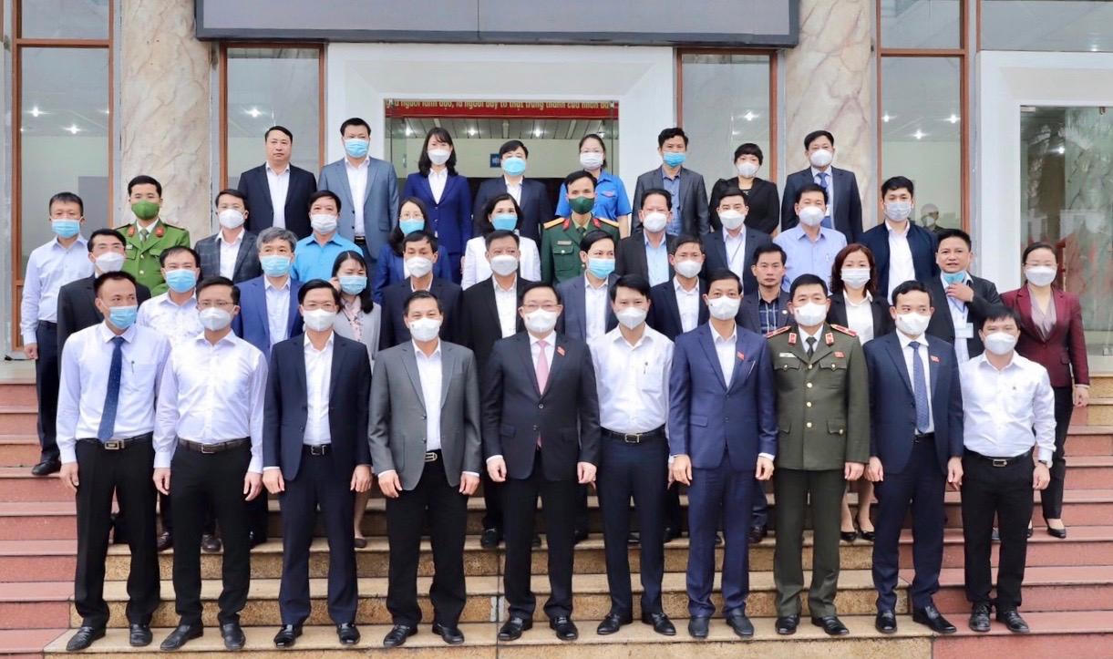 Chủ tịch Quốc hội Vương Đình Huệ tiếp xúc cử tri tại Hải Phòng: “Sớm triển khai Nghị quyết thí điểm cơ chế, chính sách đặc thù cho Hải Phòng” 