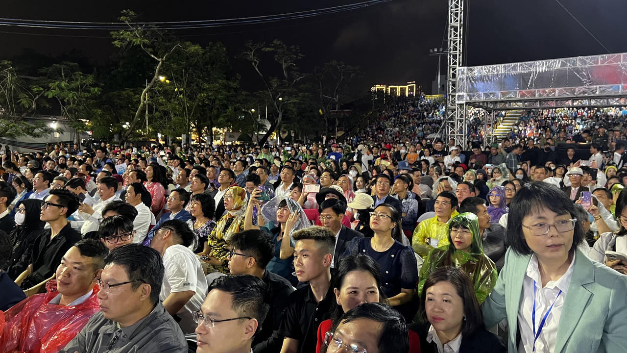 Thủ tướng Chính phủ dự khai mạc Lễ hội Hoa Phượng đỏ "Hải Phòng – Toả sáng miền cửa biển"