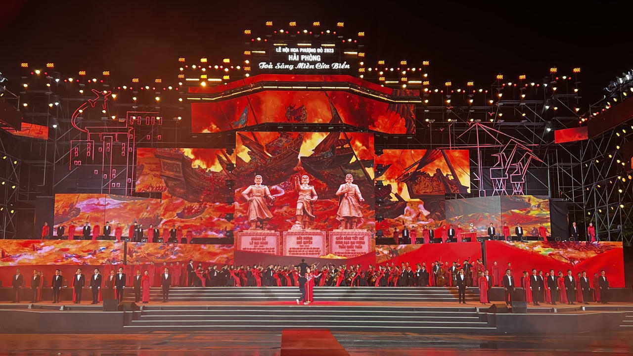 Thủ tướng Chính phủ dự khai mạc Lễ hội Hoa Phượng đỏ "Hải Phòng – Toả sáng miền cửa biển"