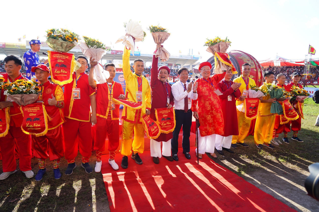 Toàn cảnh Lễ hội Chọi trâu truyền thống Đồ Sơn năm 2023 