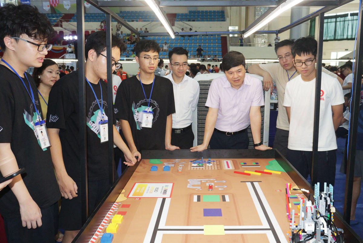 Khai mạc vòng loại khu vực miền Bắc 'Tài Năng Robot - ROBOTACON WRO'