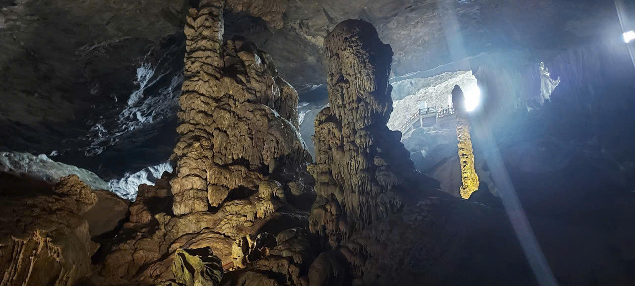 Vịnh Hạ Long - Quần đảo Cát Bà được công nhận là Di sản Địa chất Quốc tế