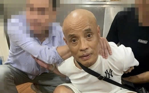 Tạm giữ hình sự hai đối tượng tổ chức cho trẻ em sử dụng ma tuý