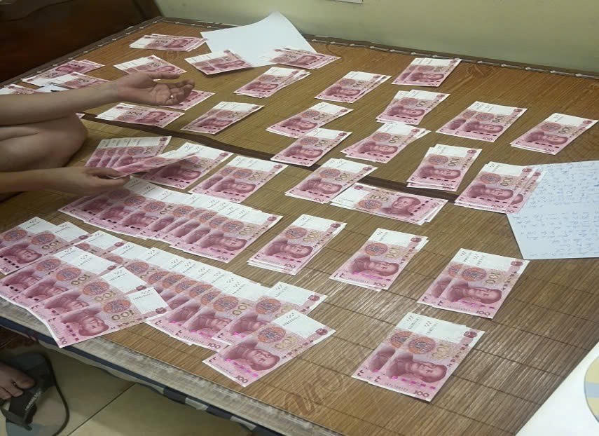 Quảng Ninh: Bắt giữ 2 đối tượng người nước ngoài tàng trữ, lưu hành tiền giả