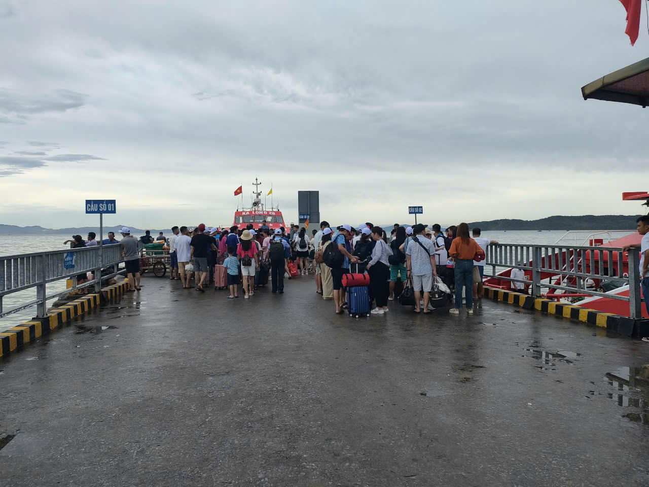 Nhìn lại những điểm nổi bật của lễ hội khinh khí cầu bay trên bờ di sản Hạ Long