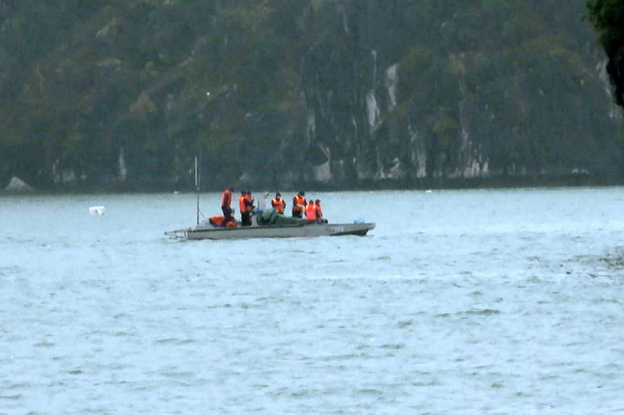 Gần 1.000 cán bộ chiến sĩ Vùng 1 Hải Quân giúp người dân khắc phục hậu quả bão số 3