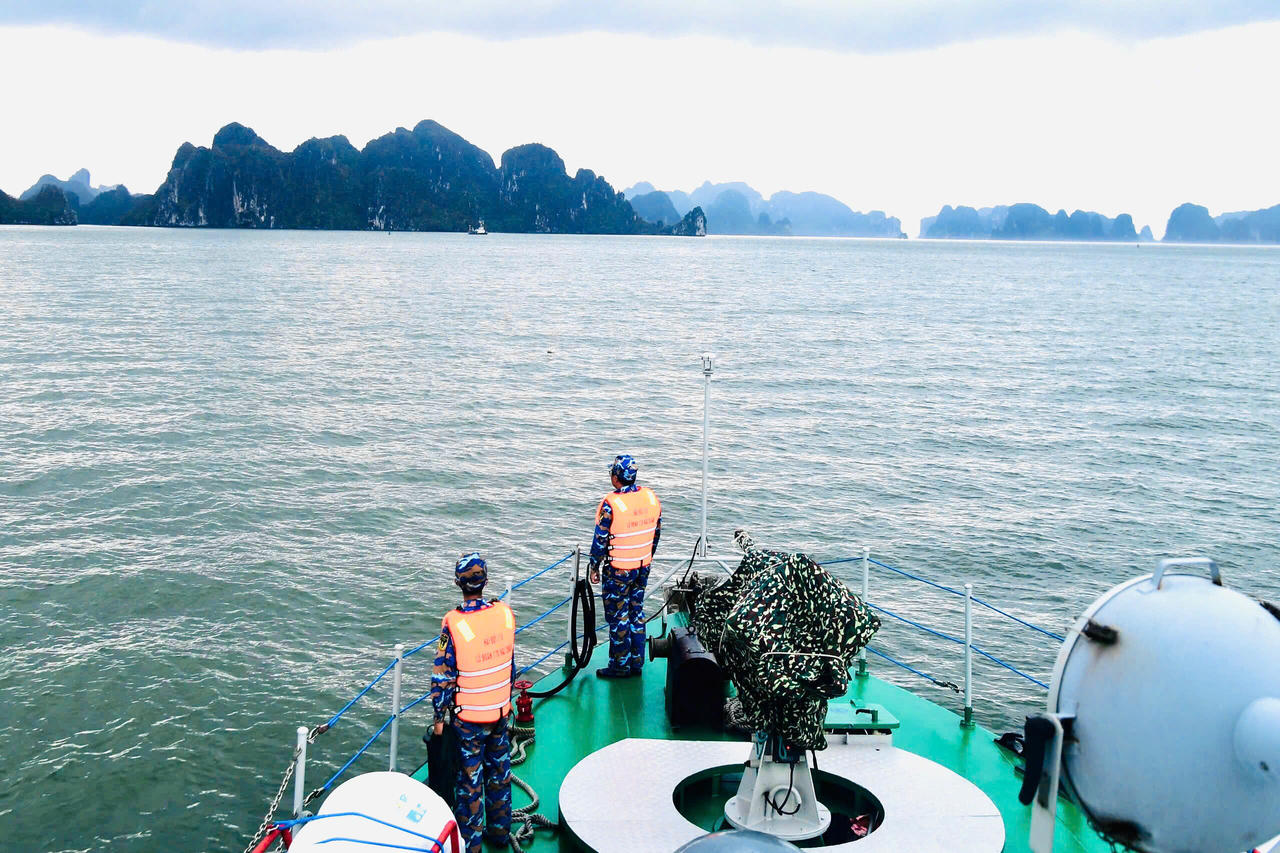 Gần 1.000 cán bộ chiến sĩ Vùng 1 Hải Quân giúp người dân khắc phục hậu quả bão số 3