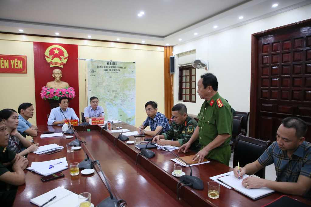 Hàng trăm cán bộ, chiến sỹ giúp người dân Quảng Ninh khắc phục hậu quả mưa bão