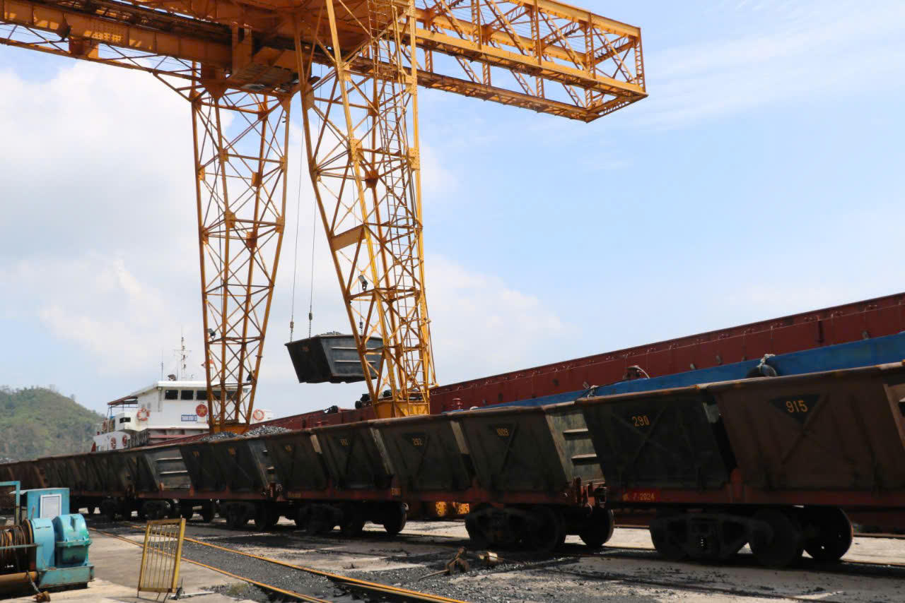 Các đơn vị Tập đoàn TKV cơ bản sản xuất trở lại sau bão số 3