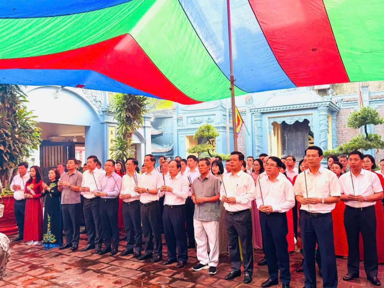 Dâng hương Kỷ niệm 1983 năm Ngày Nữ tướng Lê Chân thắng trận