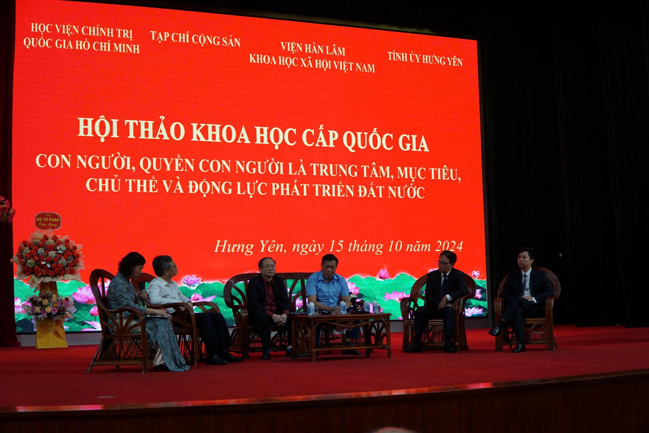 Hội thảo khoa học quốc gia “Con người, quyền con người là trung tâm, mục tiêu, chủ thể và động lực phát triển đất nước”
